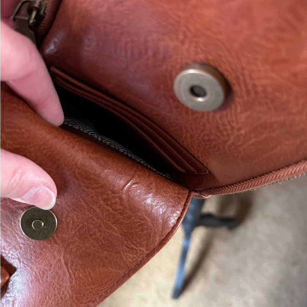 Crossbody bag - Picture 9 of 12